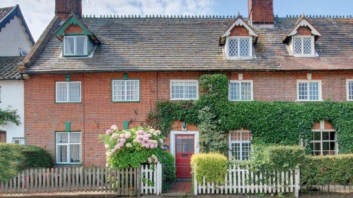 Dunwich Cottage | Dunwich Suffolk -Lovely 4 bedroom Cottage In Peaceful Seaside Village, with WiFi