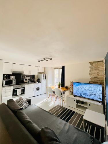 Montlhery Apartment | Dupleix Centre Ville Montlhéry Parking 30min Paris