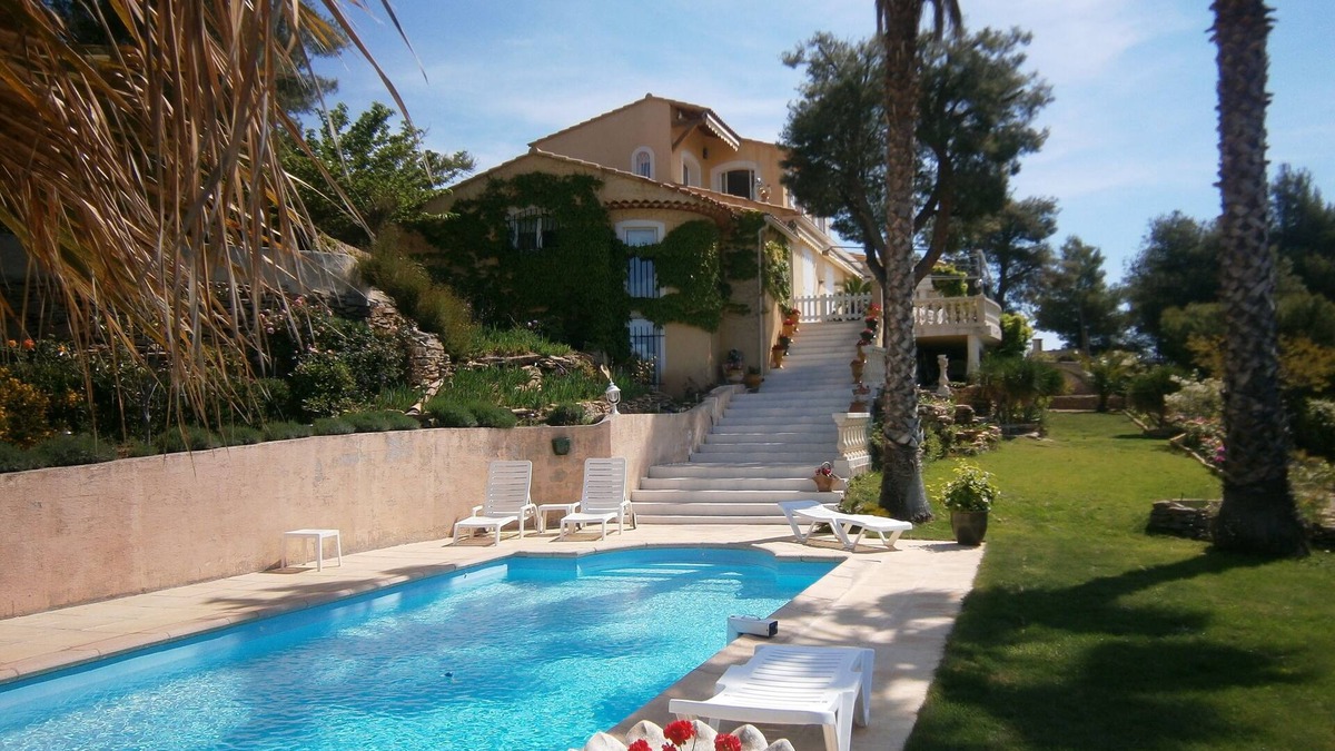 La Cadiere-d'Azur House | DUPLEX APARTMENT, SEA VIEW