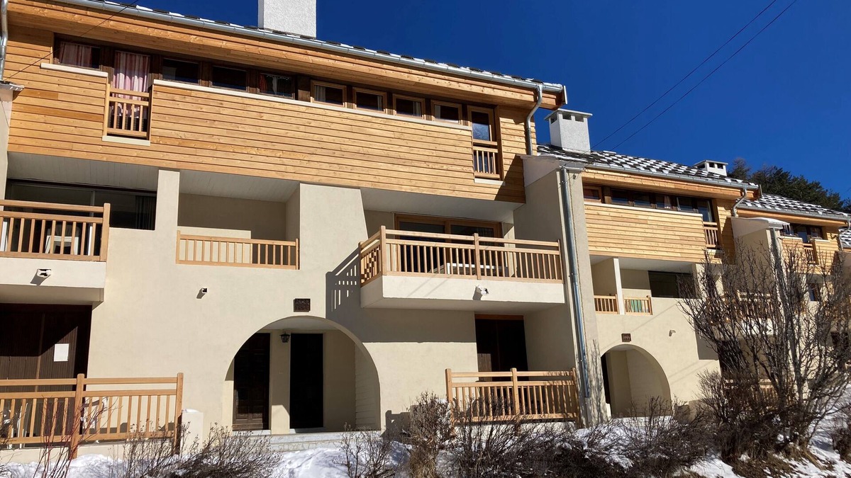 Ceillac Apartment | DUPLEX APARTMENT SOUTH FACING TERRACE