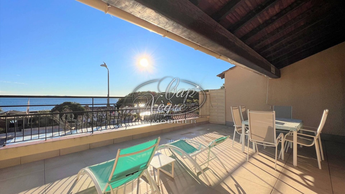 Cavaliere Beach Apartment | Duplex apartment with sea view opposite Cavalière Beach