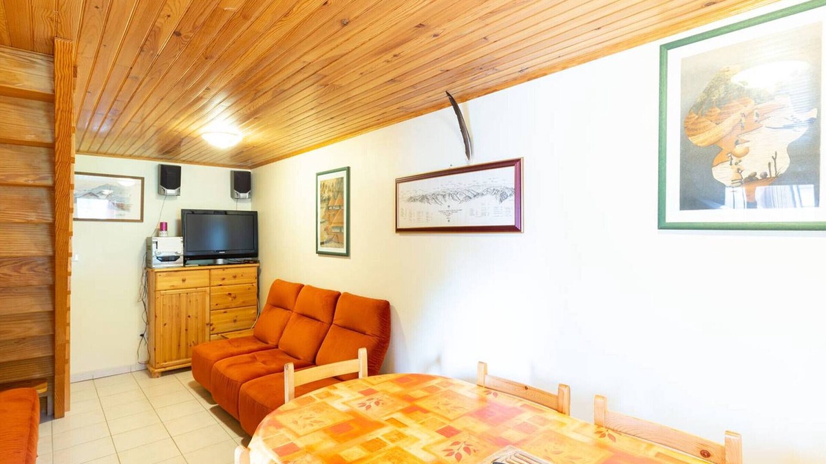 Loudervielle Ski Chalet | Duplex Chalet for 6 in Peaceful Peyragudes with Terrace and Barbecue