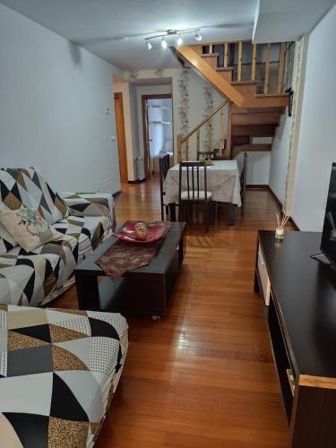 Naron Apartment | Duplex en Narón. 4 hab. 3 baños