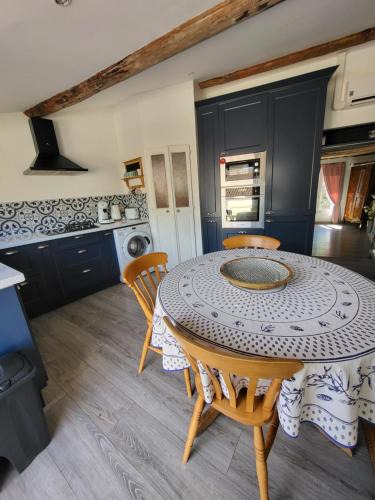 Sarrians Apartment | Duplex en terrasse sur les toits de Provence