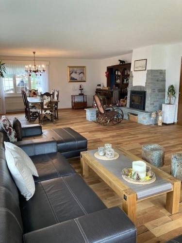 Graechen Apartment | Duplex Ferienwohnung Edelweiss