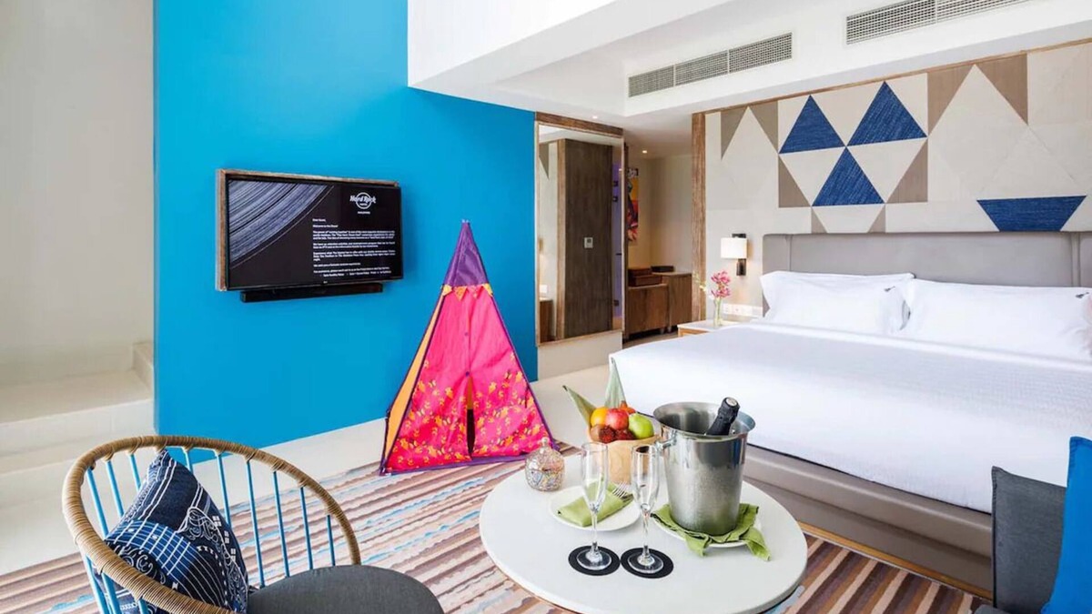 Farukolhufushi Island Hotel | Duplex in Hard Rock Maldives, Silver Family Suite, Direct Beach Access