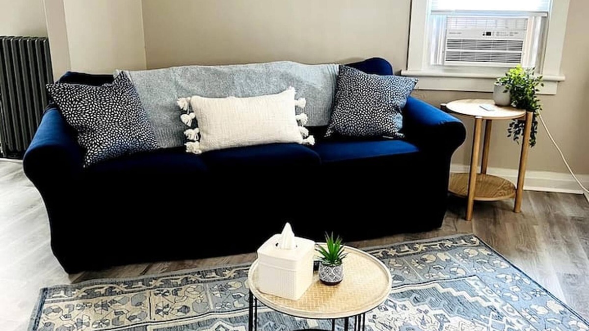 New Chicago Apartment | Duplex Near Crown Point/Hobart