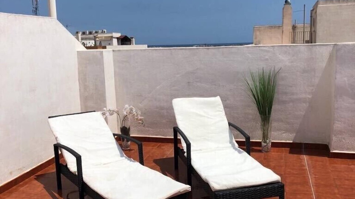 Foios Apartment | DUPLEX PENTHOUSE WITH ROOFTOP TERRACE!