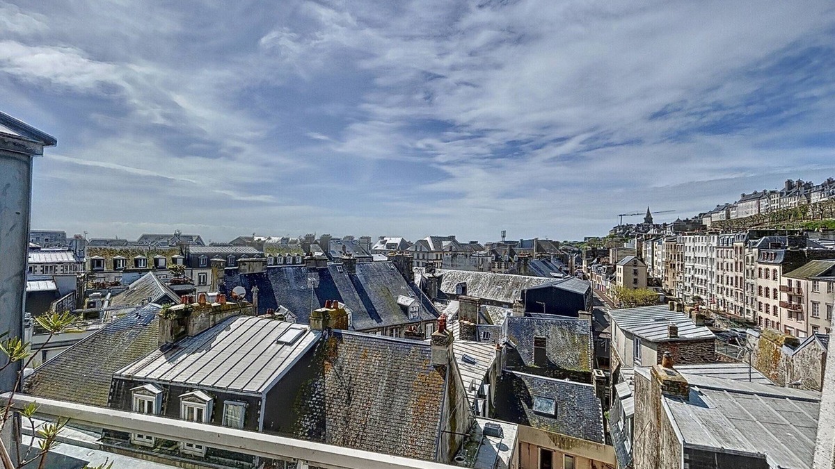 Granville Apartment | Duplex T3 with terrace in the heart of Granville