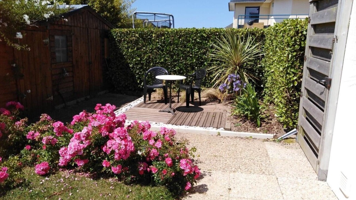 Saint-Pol-de-Leon House | Duplex with garden - Near town center and beaches