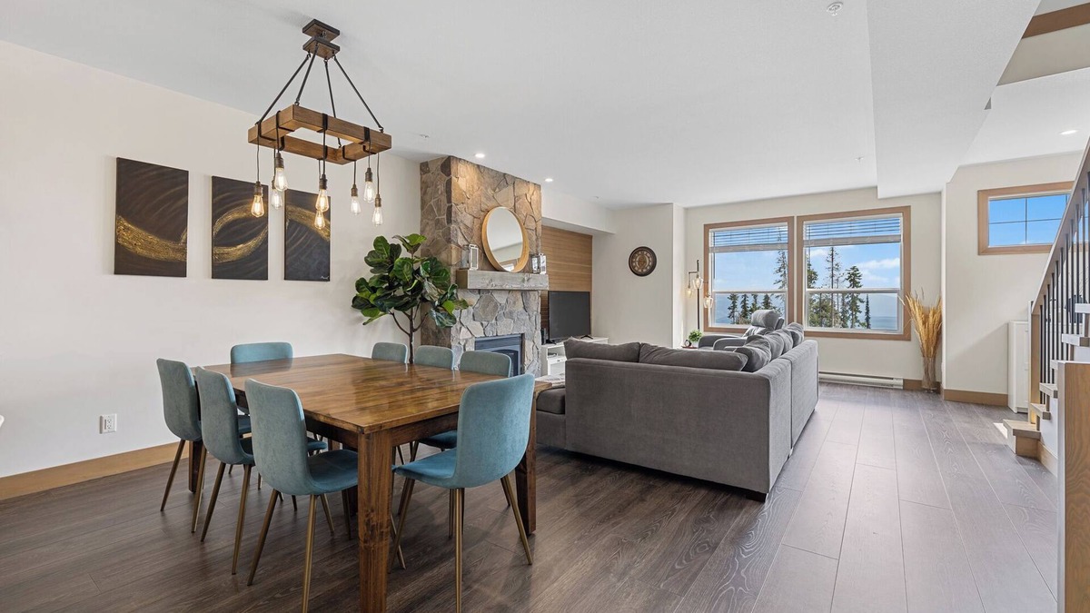 Snow Pine Estates House | Duplex with private hot tub