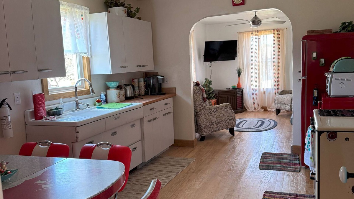 Strasburg House | Dutch House