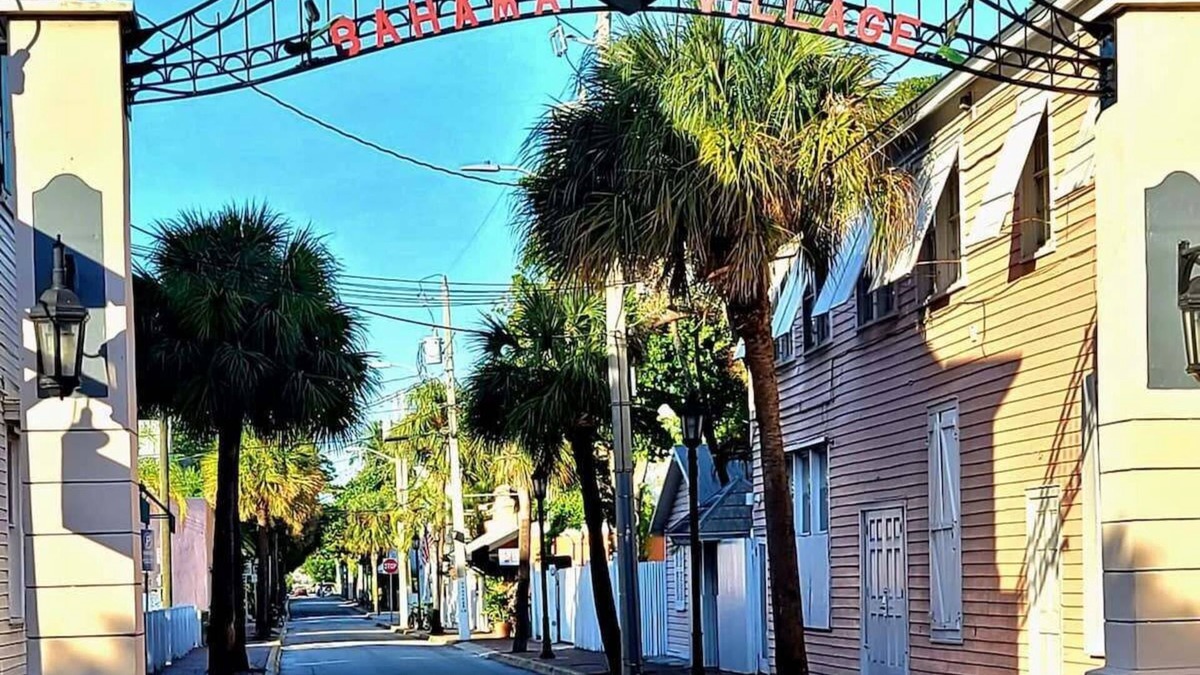 Downtown Apartment | Duval Street Suites with full kitchen heated pool, free parking