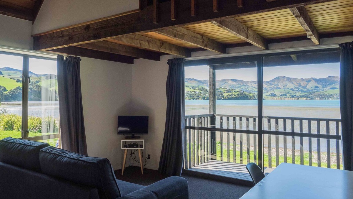 Duvauchelle Hotel | Duvauchelle Seaside Motel