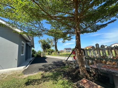 Batu Buruk House | e-Staycation