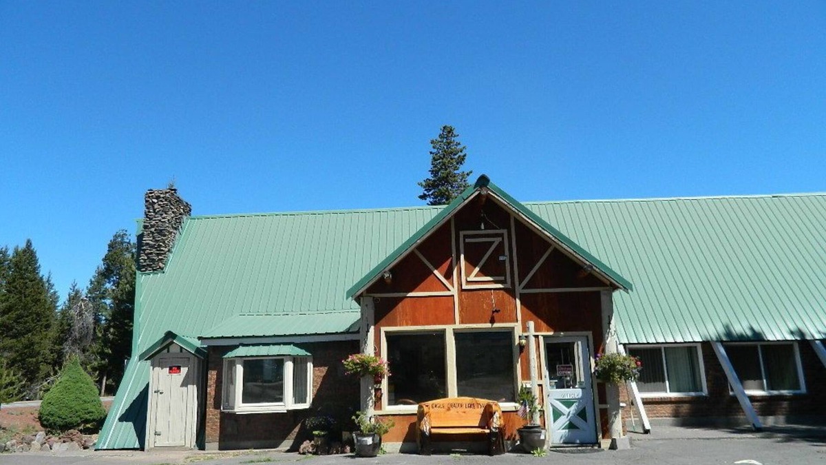 Chemult Hotel | Eagle Crater Lake Inn