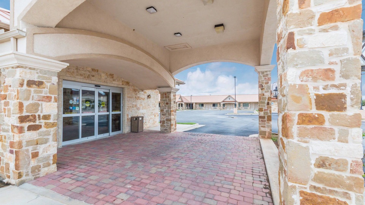 Floresville Hotel | Eagle Ford Inn