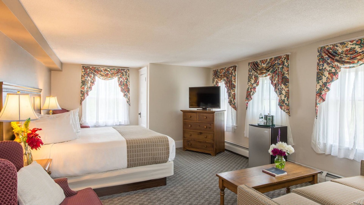 Jackson Hotel | Eagle Mountain House & Golf Club