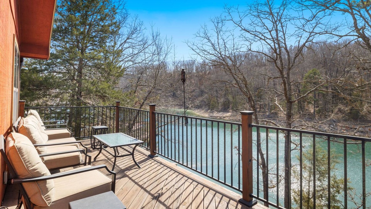 Garfield House | Eagle Nest Lakehouse-Lake front to Beaver Lake