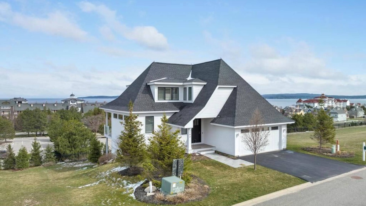 Bay Harbor House | Eagle Ridge 3