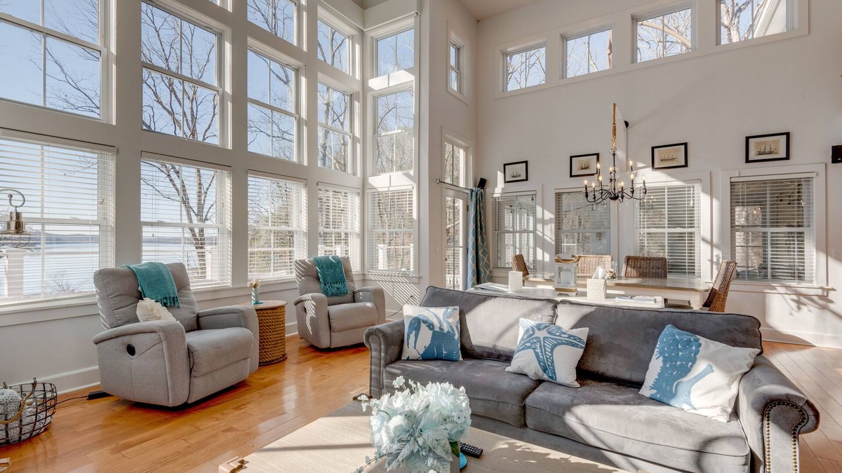 Waverly Ski Chalet | Eagle Roost Chalet - Spacious 4-Bedroom Modern Retreat at Kentucky Lake