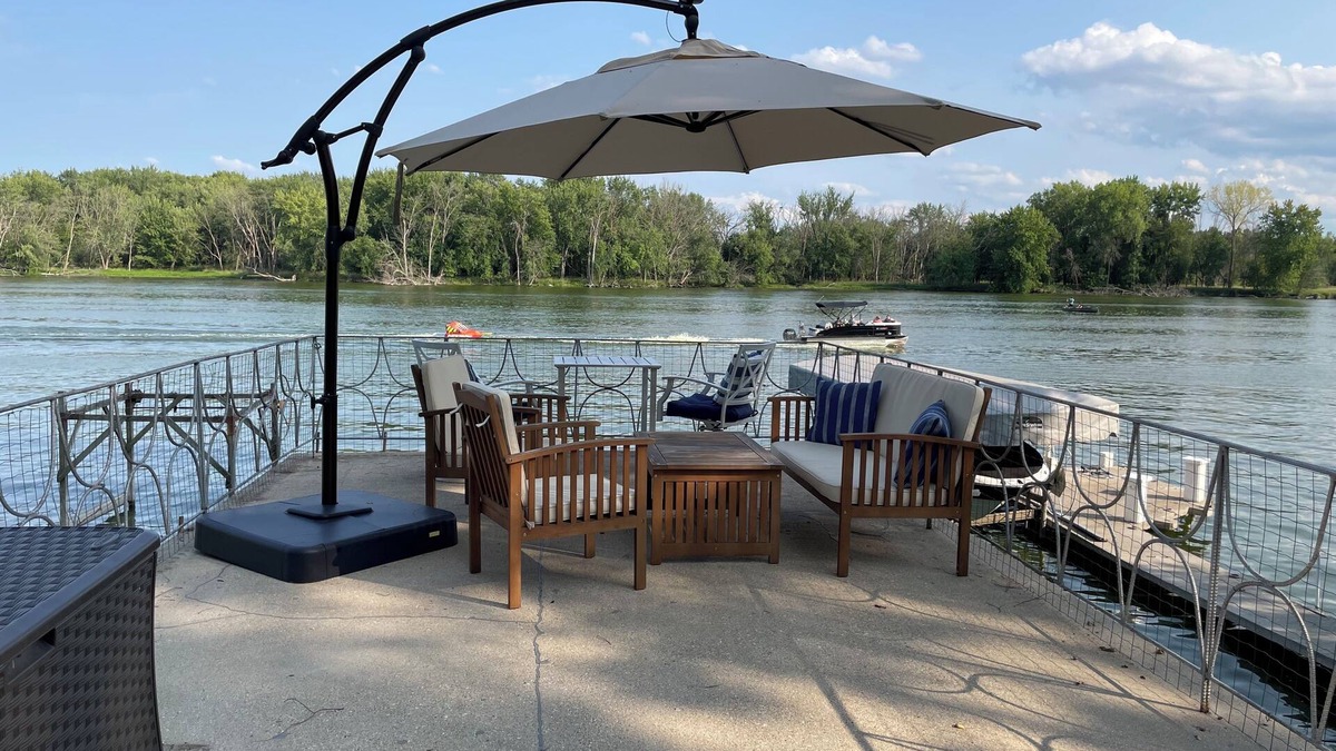 Edgerton House | Eagle's Landing on the Rock River, Pontoon available to rent