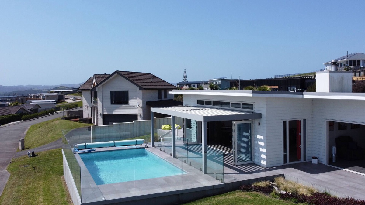 Cable Bay House | EAGLE VIEW - SUMMER IN STYLE