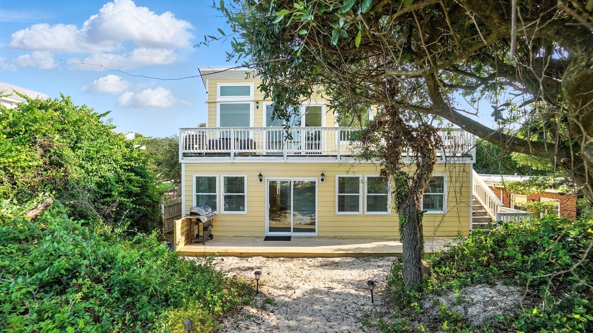 East Ocean View House | Eagles Nest 5 Star Beachfront Property