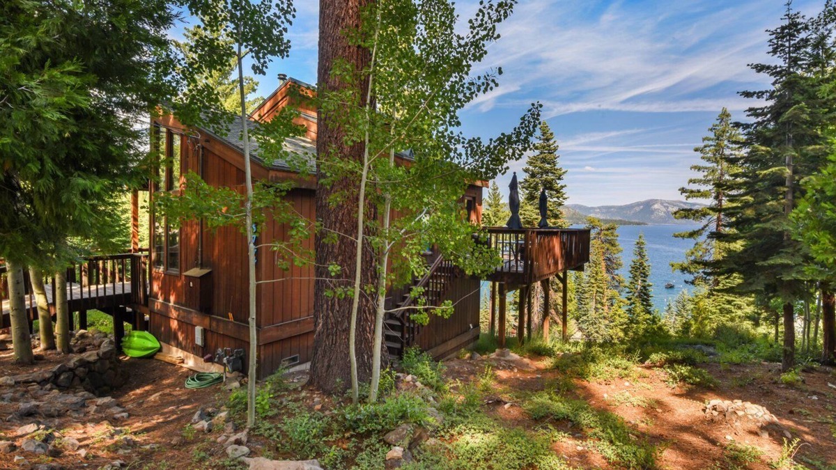 Carnelian Bay Cabin | Eagles Perch Cabin - Pano Lake Views, Fido Friendly