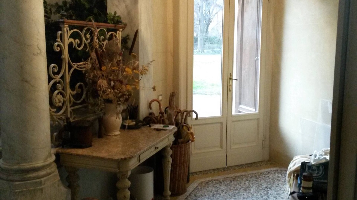 Erba Villa | Early 20th century villa house surrounded by century-old park and overlooking the lakes