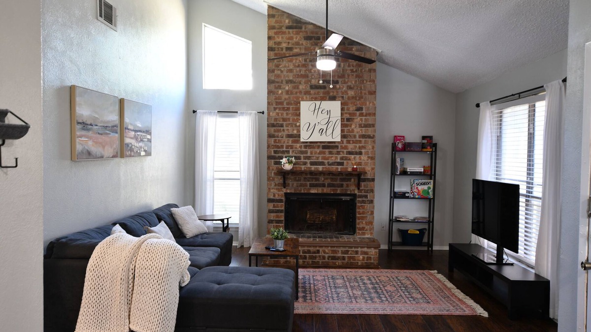 West Arlington House | Early Checkin/free breakfast/AT&T Cowboys/pets ok