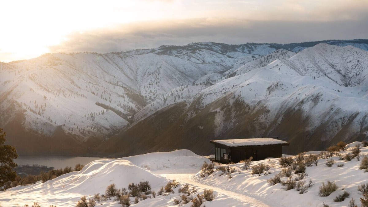 Orondo House | Earthlight 5 - On Top of The World