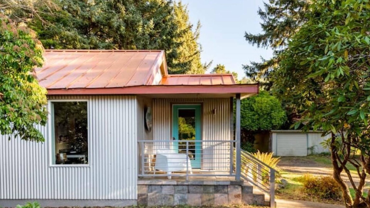 Yachats House | Earthworks Art House