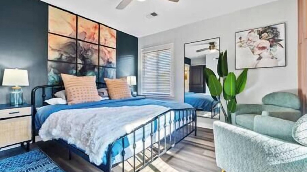 Candler-McAfee House | East ATL Retreat – 2 Homes, Sleeps 16 & Pets Welcome