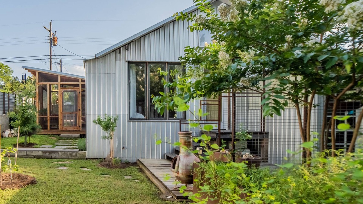 Blackshear-Prospect Hill House | East Austin Retreat with Sauna and Cold Plunge