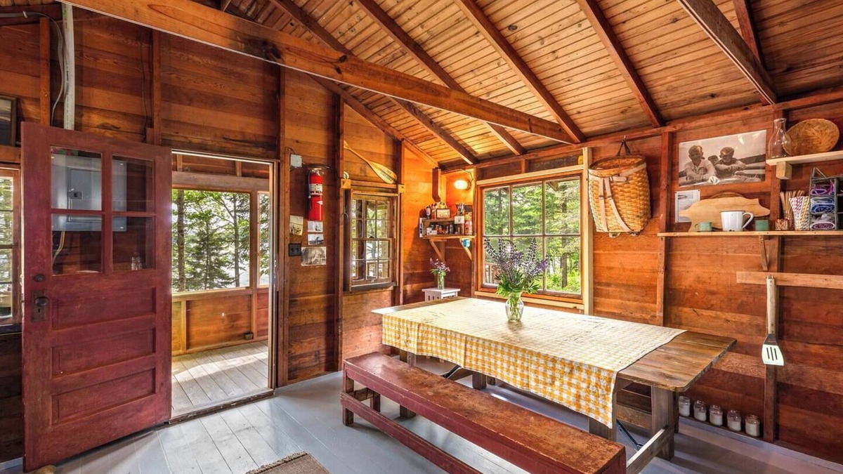 Bremen Cabin | East Camp Stay - Cabin 1 + 3 + 4