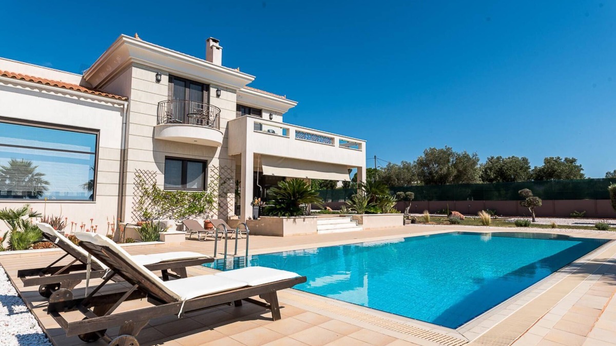 Palaia Fokaia Villa | East Coast Mansion by Unique Villas Collection