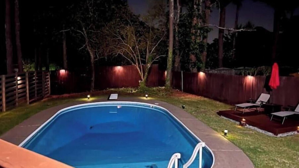 Marietta Ski Chalet | East Cobb: Secluded modern chalet with pool