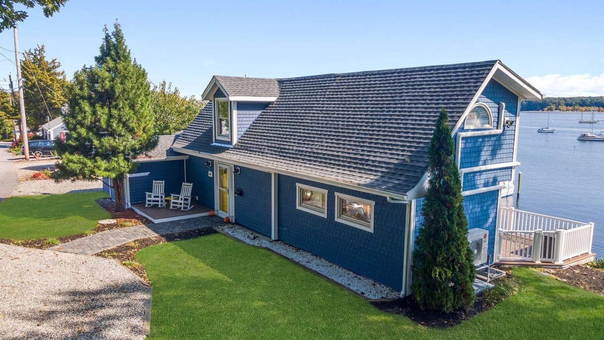 East Greenwich House | East Greenwich Waterfront Gem