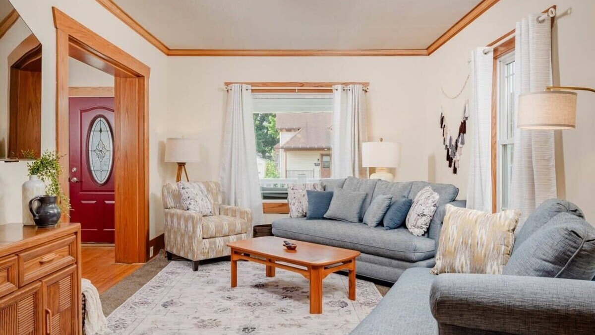 Oshkosh House | East Hall Park Escape - 3 Bedroom Family Home