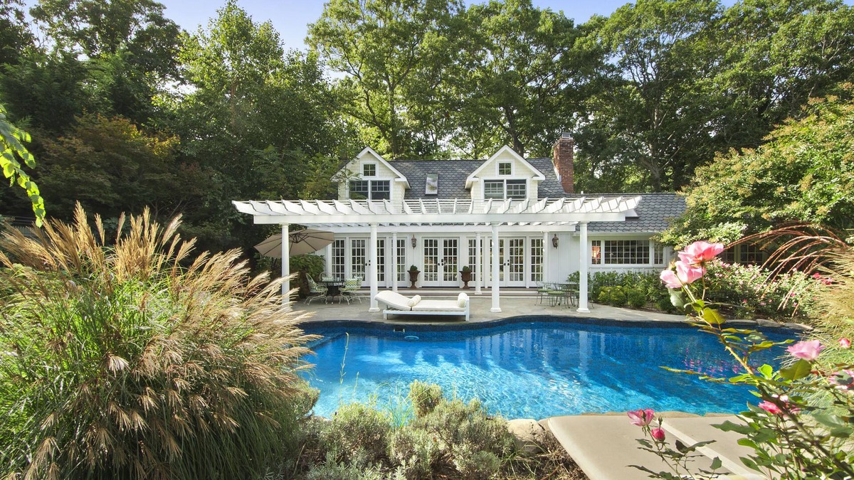 Clearwater Beach House | * East Hampton * Luxury Vacation Oasis near the Beach *