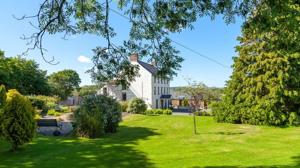 Haverfordwest House | East Hook Farm & Country House