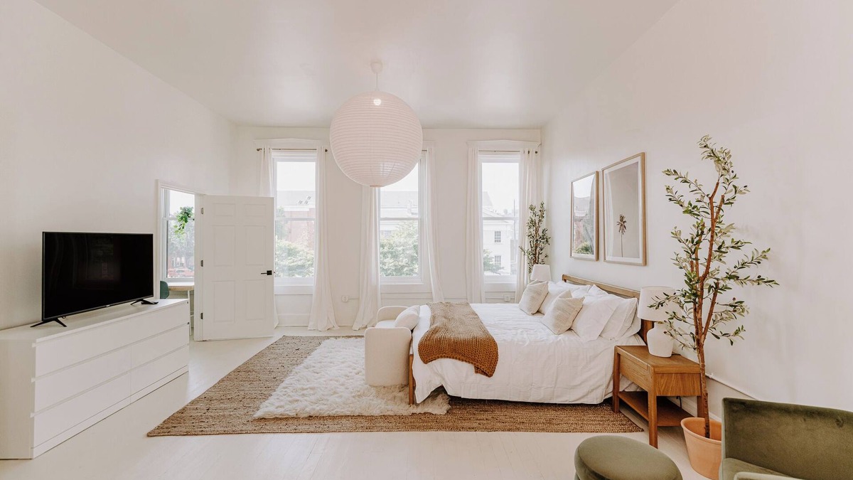 Madison Apartment | East Main Lofts - Coastal 201