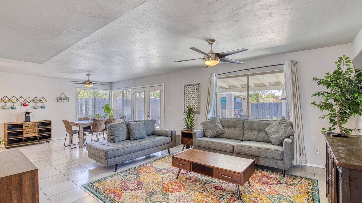 Tucson House | East Tucson - Large family home with pool and spa!