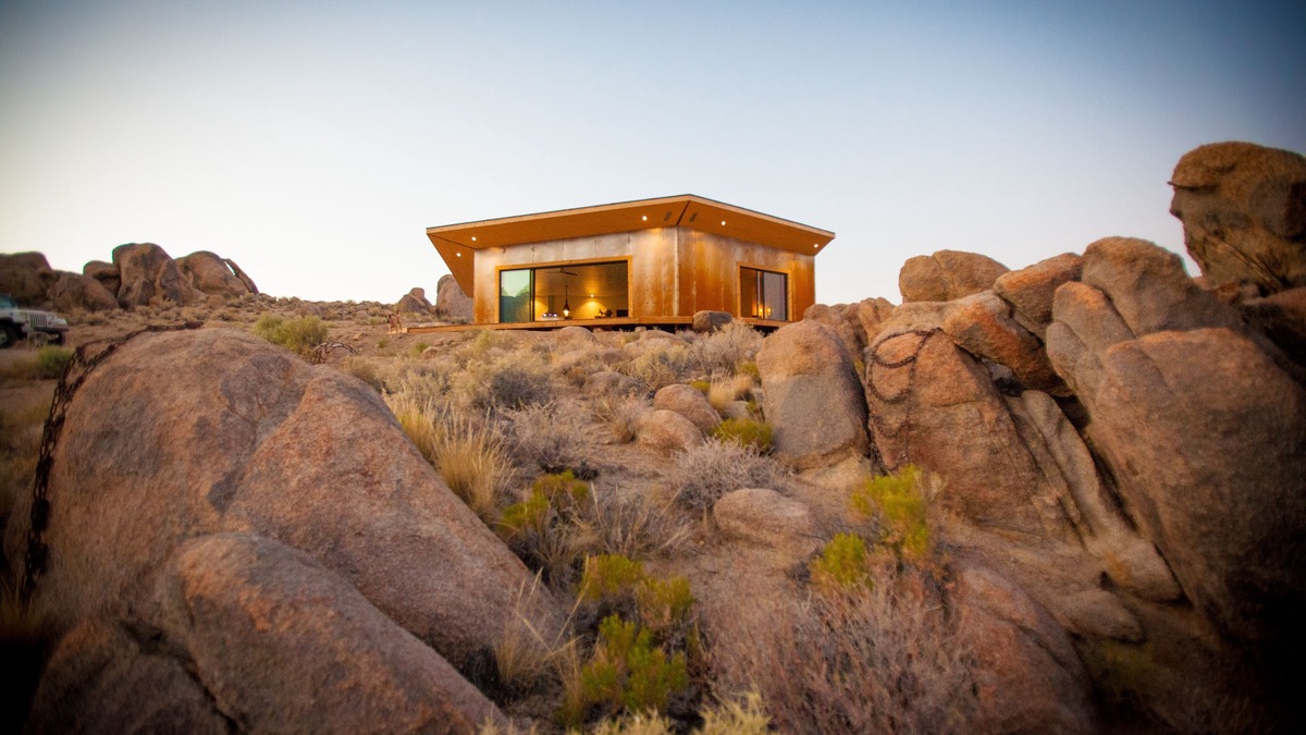 Lone Pine House | East Wind, unique house with majestic views