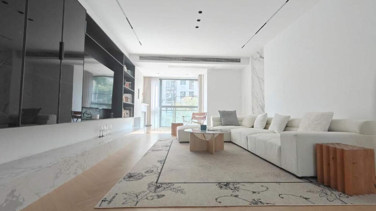 Shanghai Apartment | Eastern Hub - Designer Apartment with Open Kitchen and Super Large Sofa