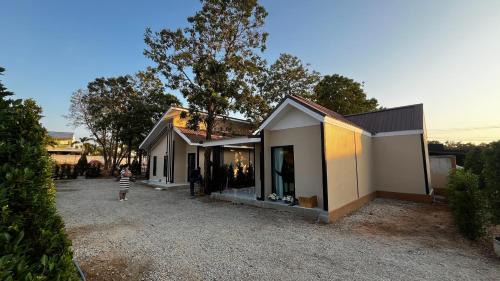 Sattahip Resort | Eastern View Resort and Pool Villa