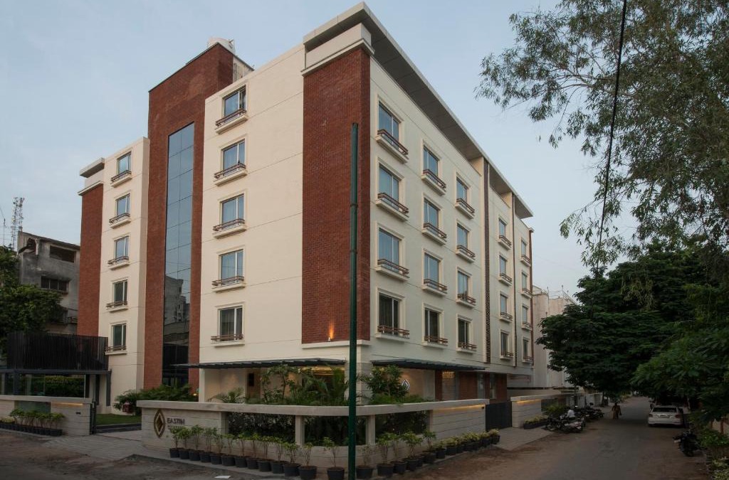 Alkapuri Hotel | Eastin Residences Vadodara