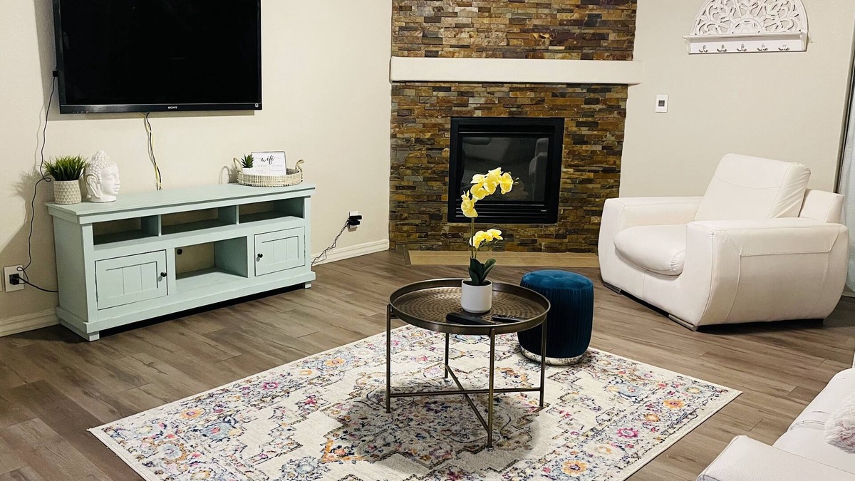 Biggs Field House | Eastlake Amazon Home