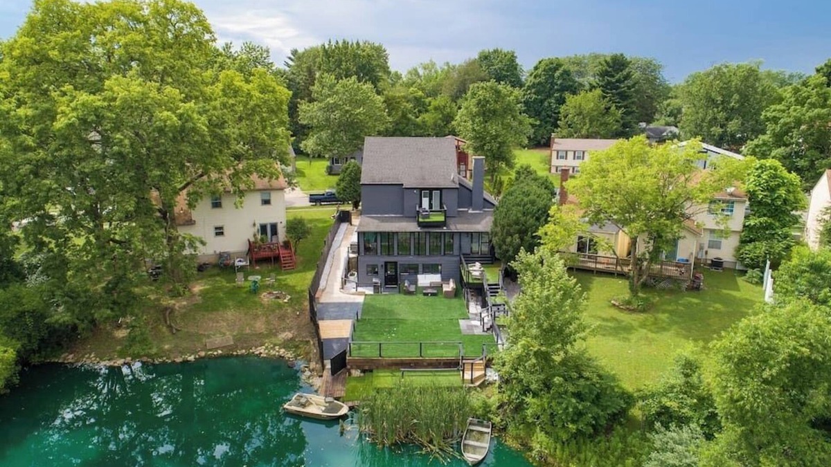 Northeast Columbus House | ★Easton Waterfront: Boat, Fish, Theatre, Barcade★